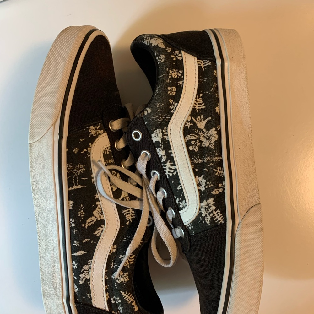 Vans Black and White Sneakers with Classic Design